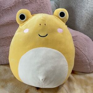 Leigh the Yellow Toad Squishmallow